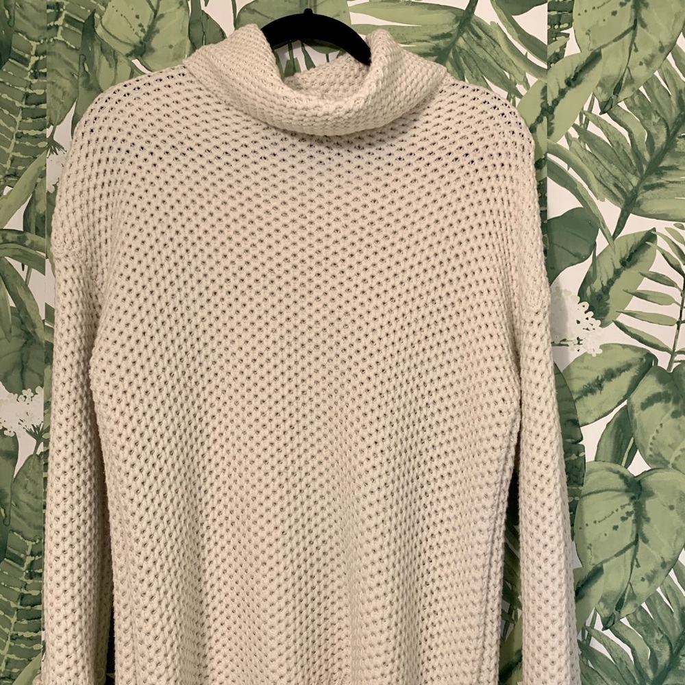 Chunky knit white sweater